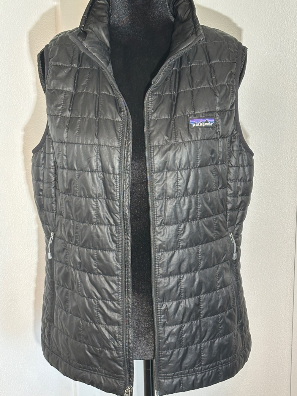 Patagonia Ladies Black Quilted Vest Sz Lg
